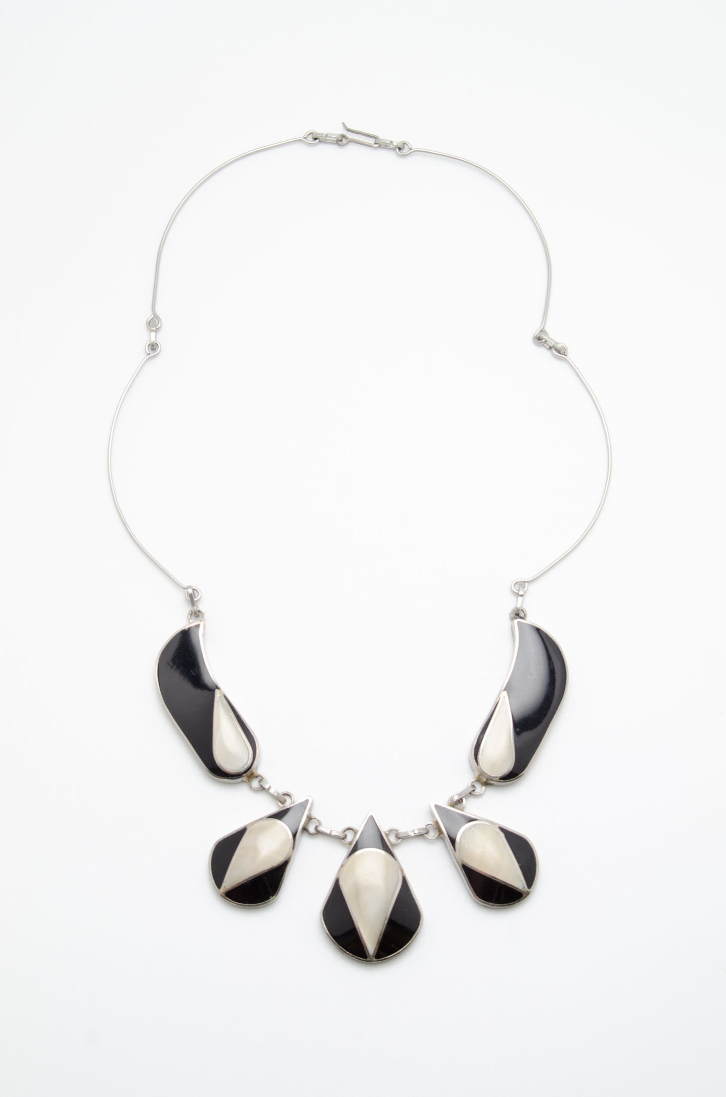 Colier: onyx, sidef