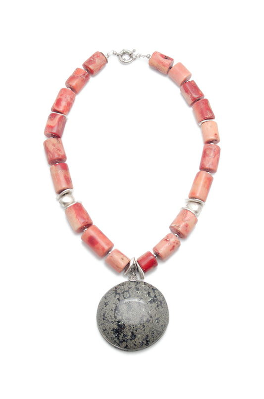 Colier: coral, jasp