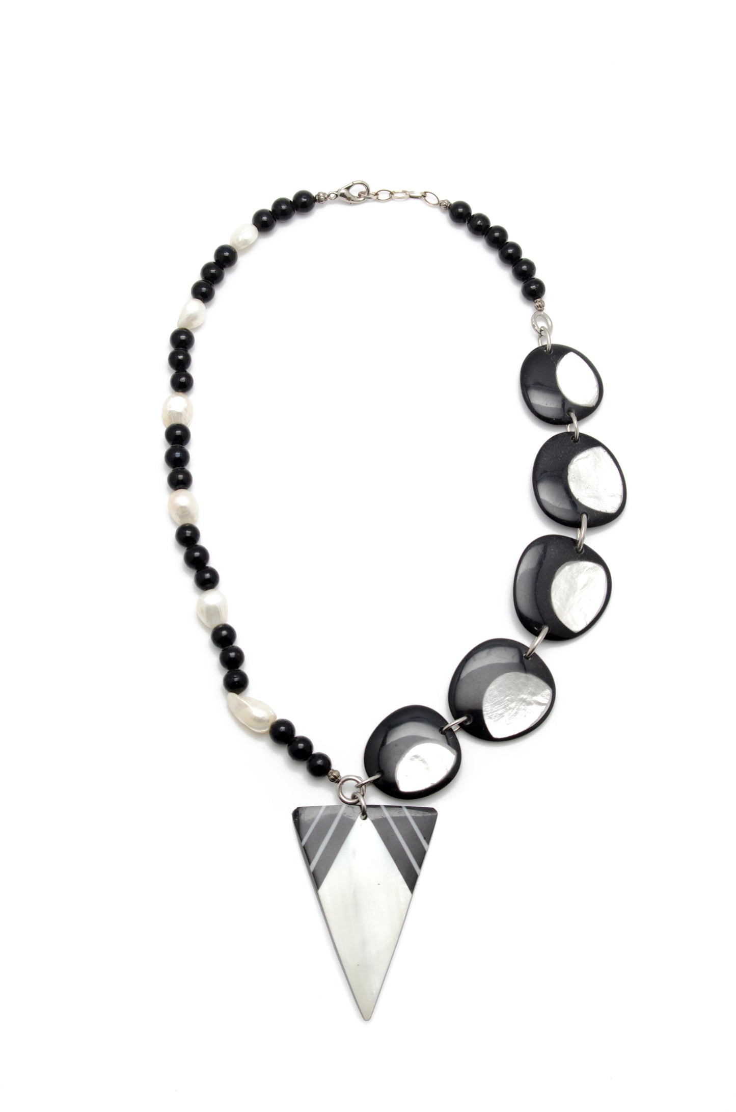 Colier: onyx, perle naturale, sidef, rășină