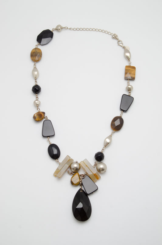 Colier: onyx, ochii de tigru, agat